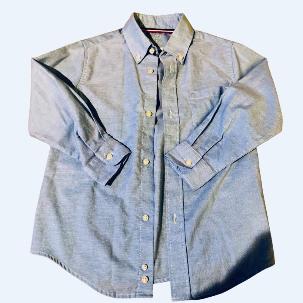 French Toast Light Blue Button-Down Shirt - Boys - Size 6. Great condition!